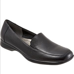 Trotters Jenn loafer NEW size 8 black
